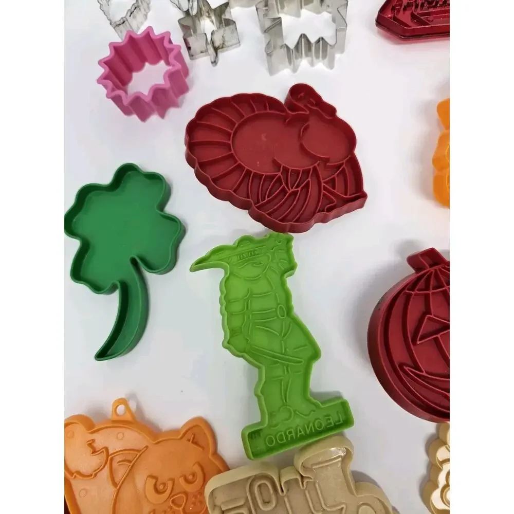 Lot of 30+ Vintage Cookie Cutters Hallmark Tupperware Hutzler Holiday 80s